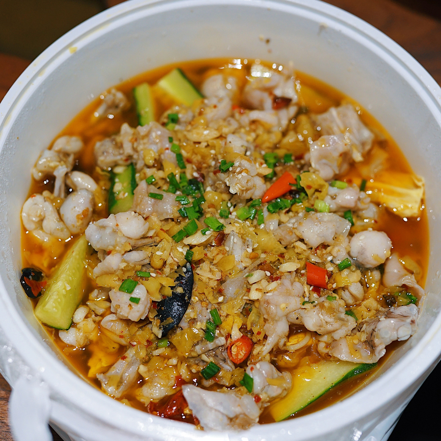 天气越来越凉来上一道泡椒田鸡点燃你的味蕾